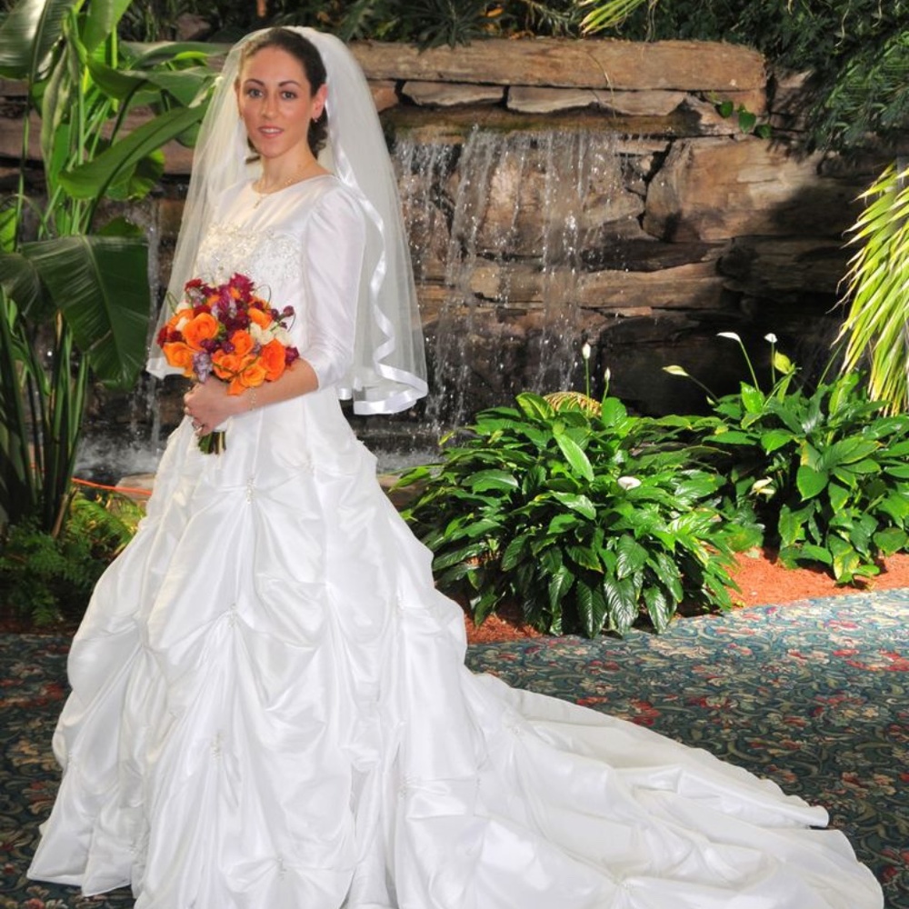 Wedding gown